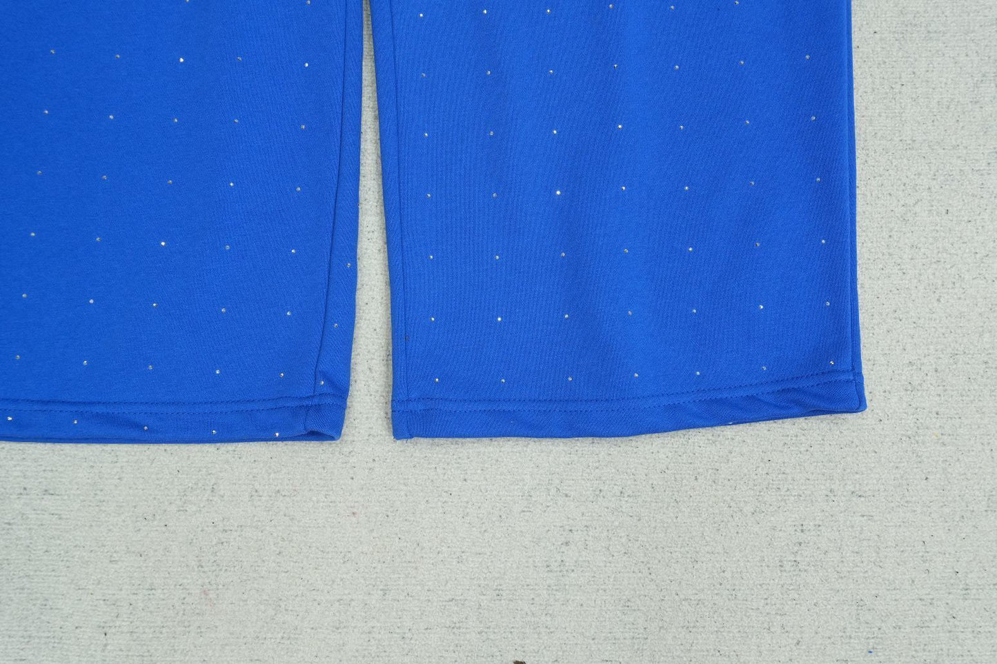 S - SWEATPANTS