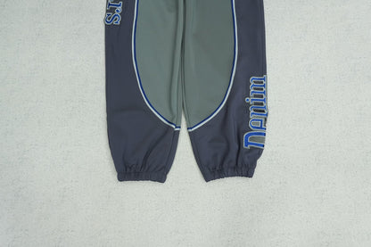 D - SWEATPANTS