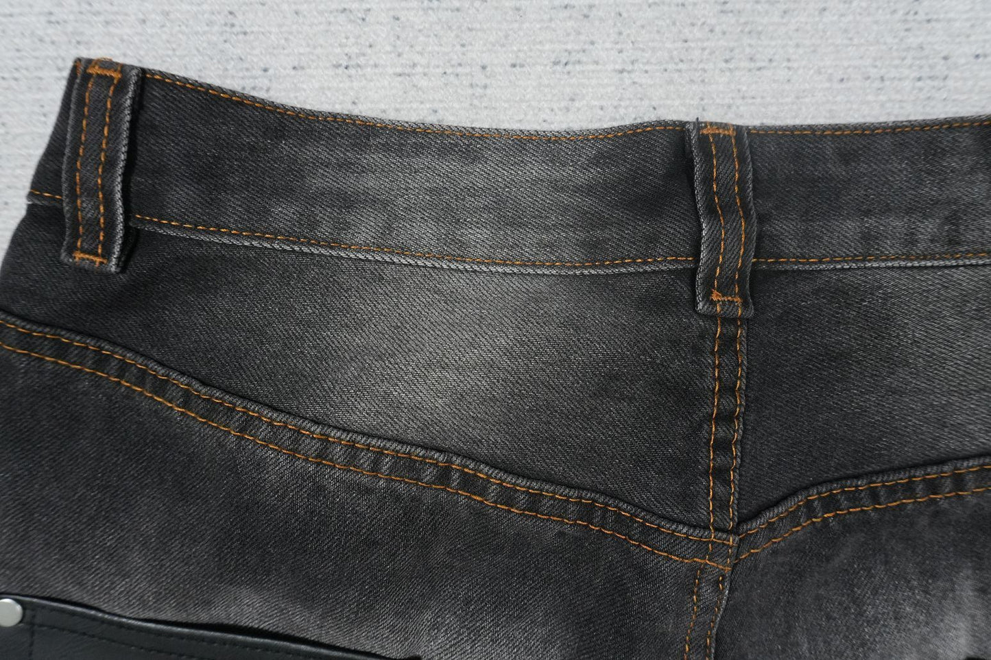 A - JEANS