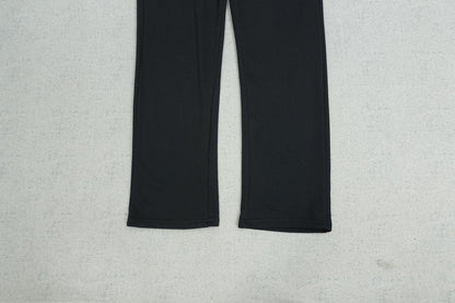 B - SWEATPANTS