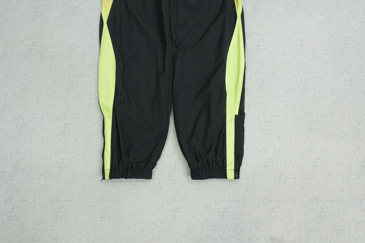 C - SWEATPANTS