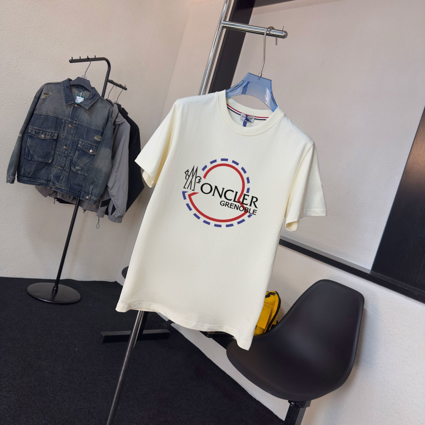 M - TSHIRT