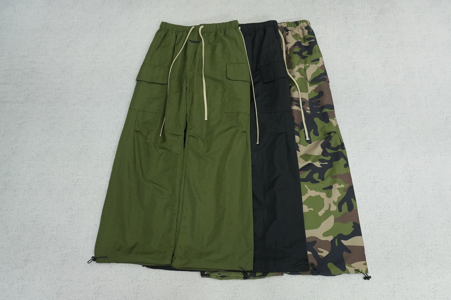F - SWEATPANTS
