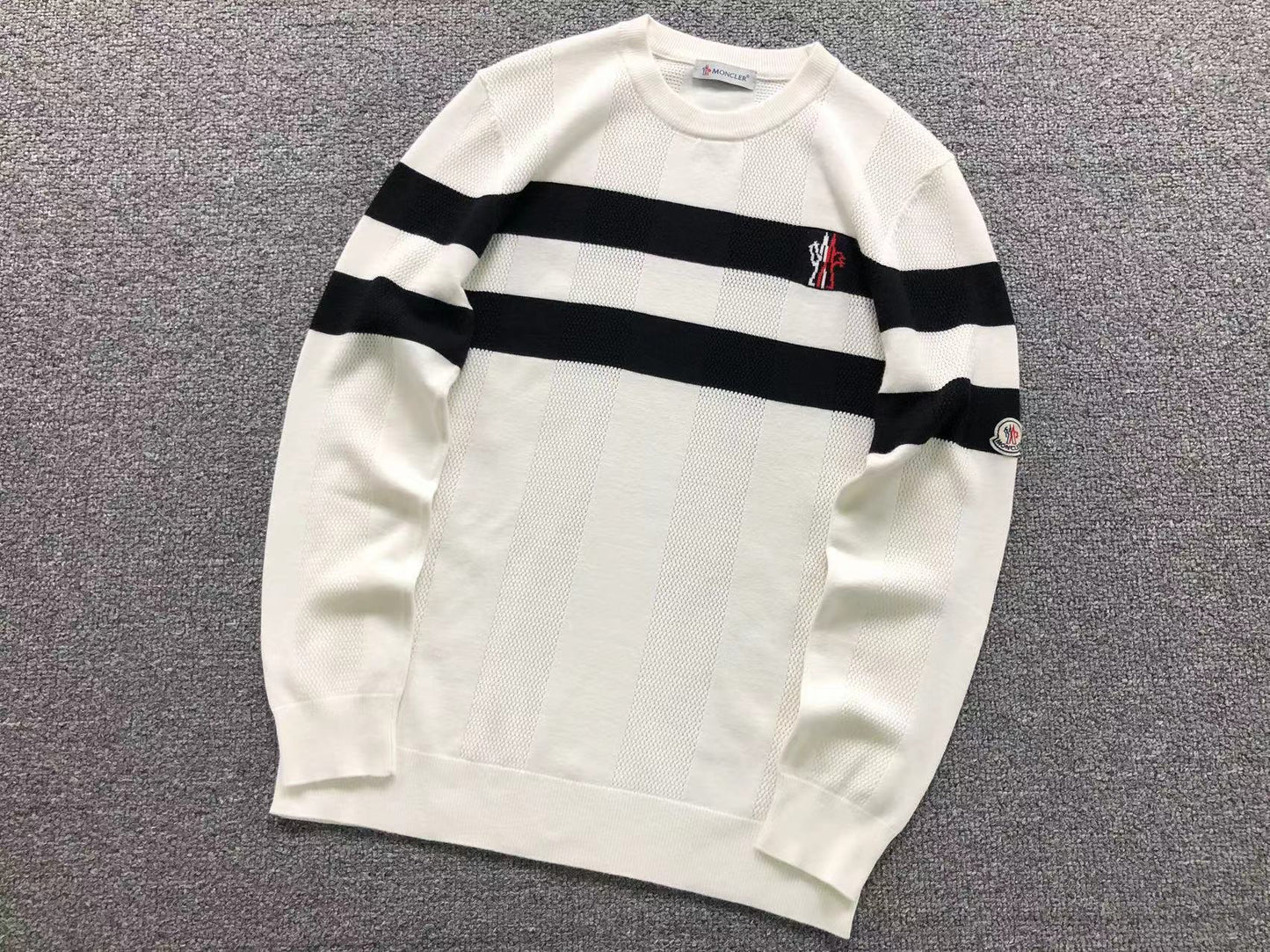 M - SWEATER