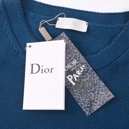 D - SWEATER