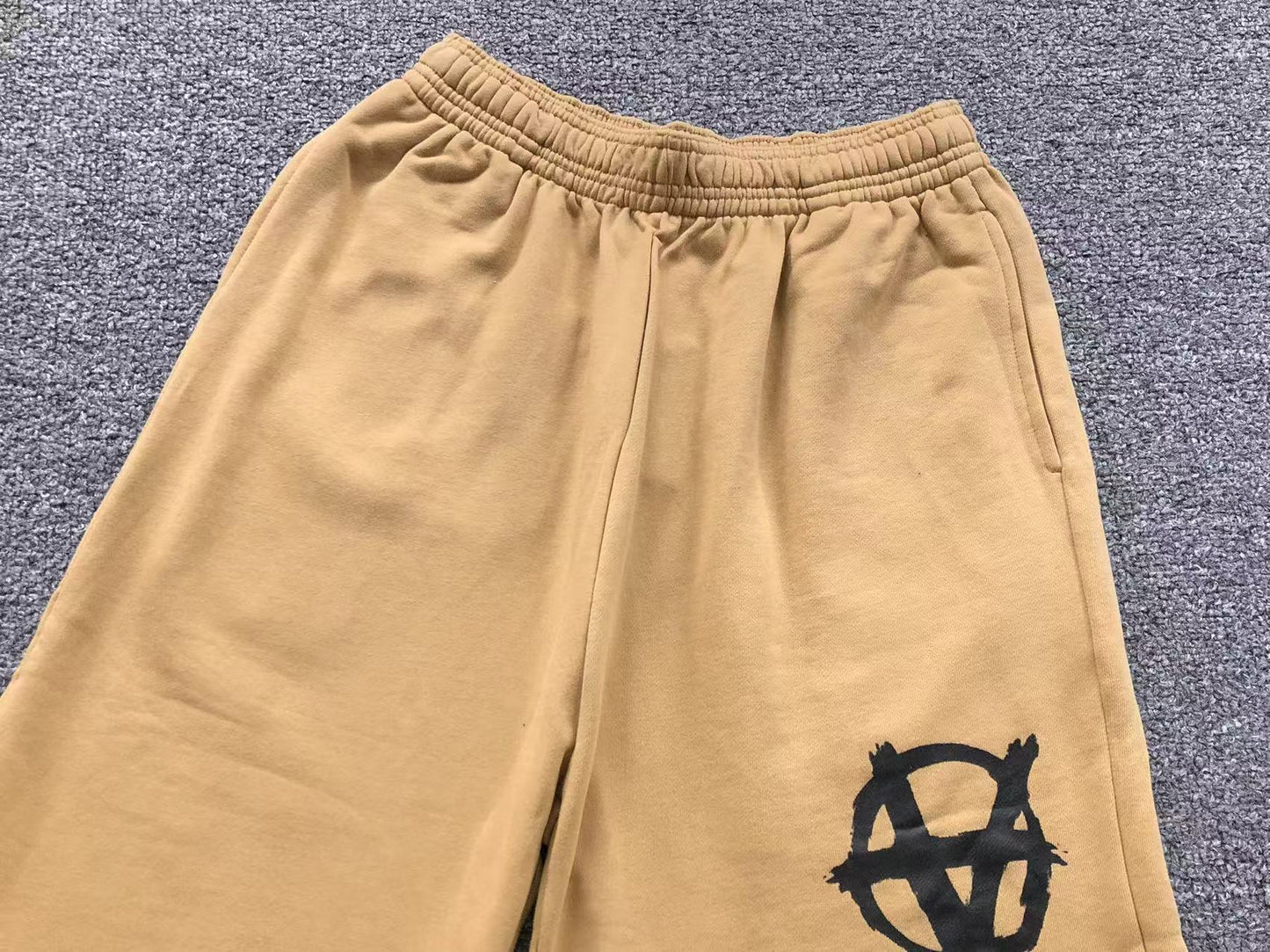V - SHORTS