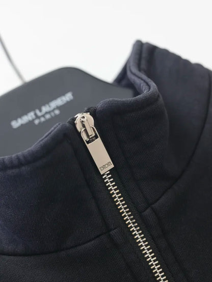 D - SWEATER