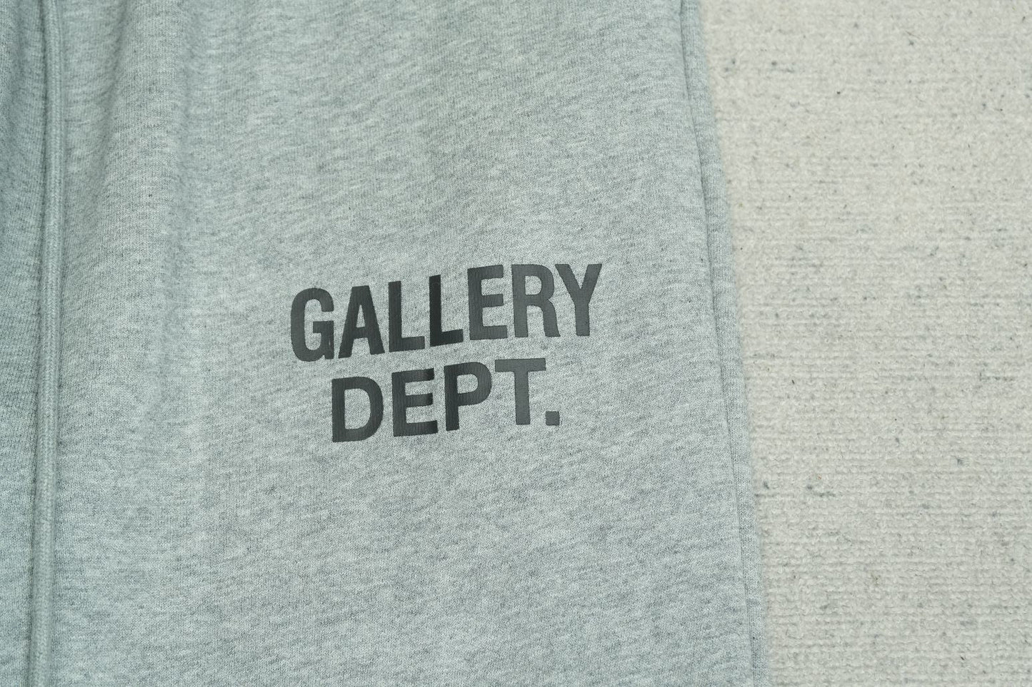 G - SWEATPANTS