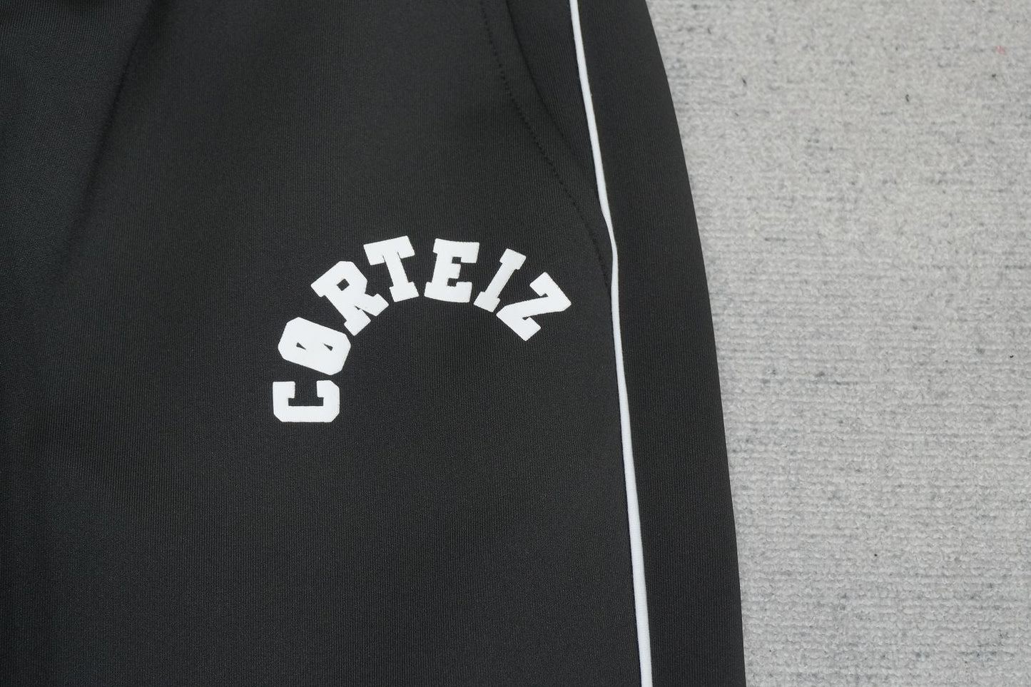 C - SWEATPANTS