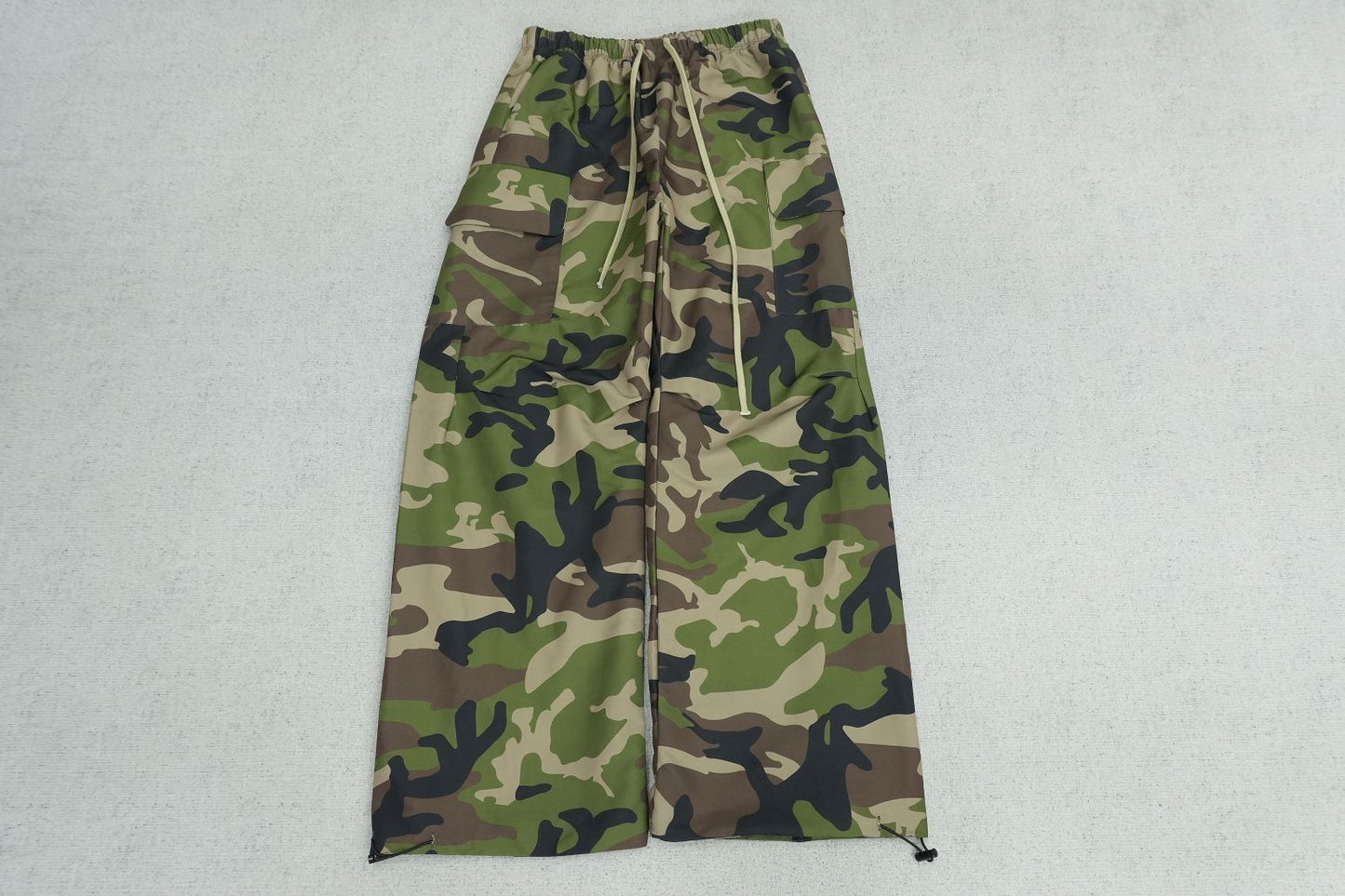 F - SWEATPANTS