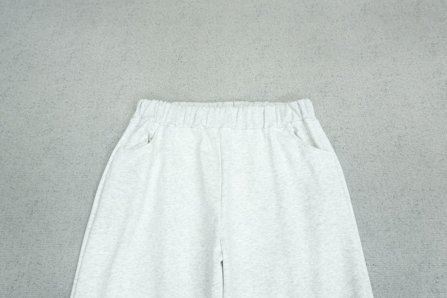 S - SWEATPANTS