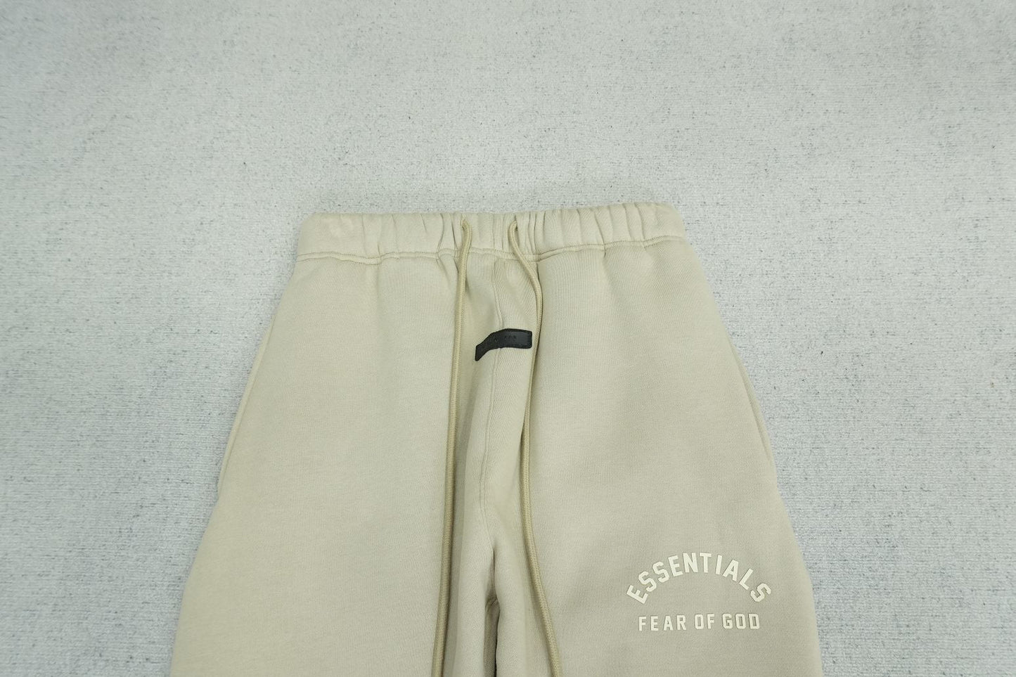 F - SWEATPANTS