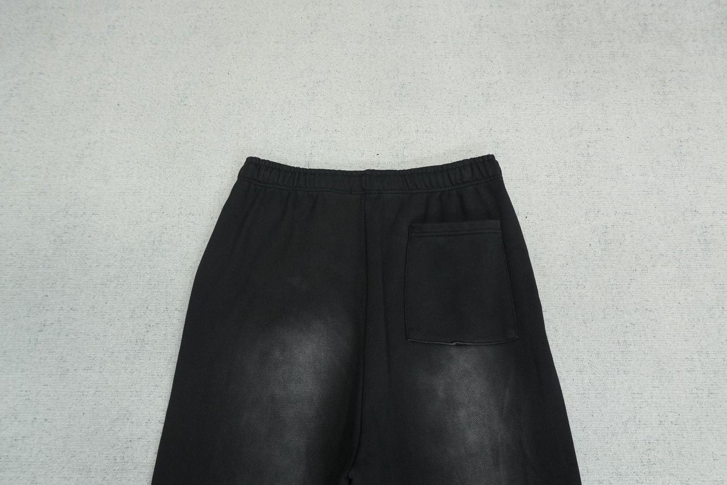 M - SWEATPANTS