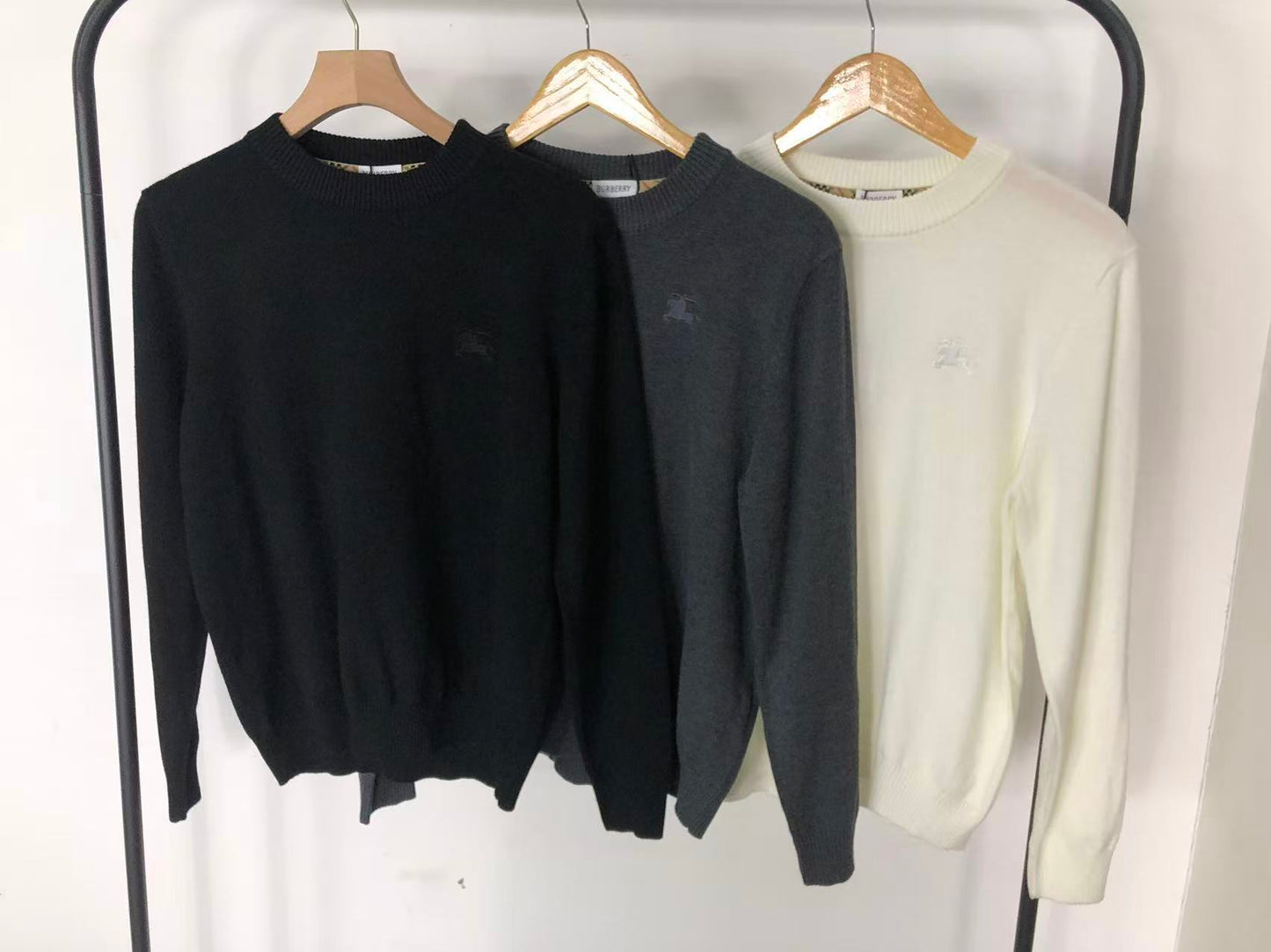 B - SWEATER