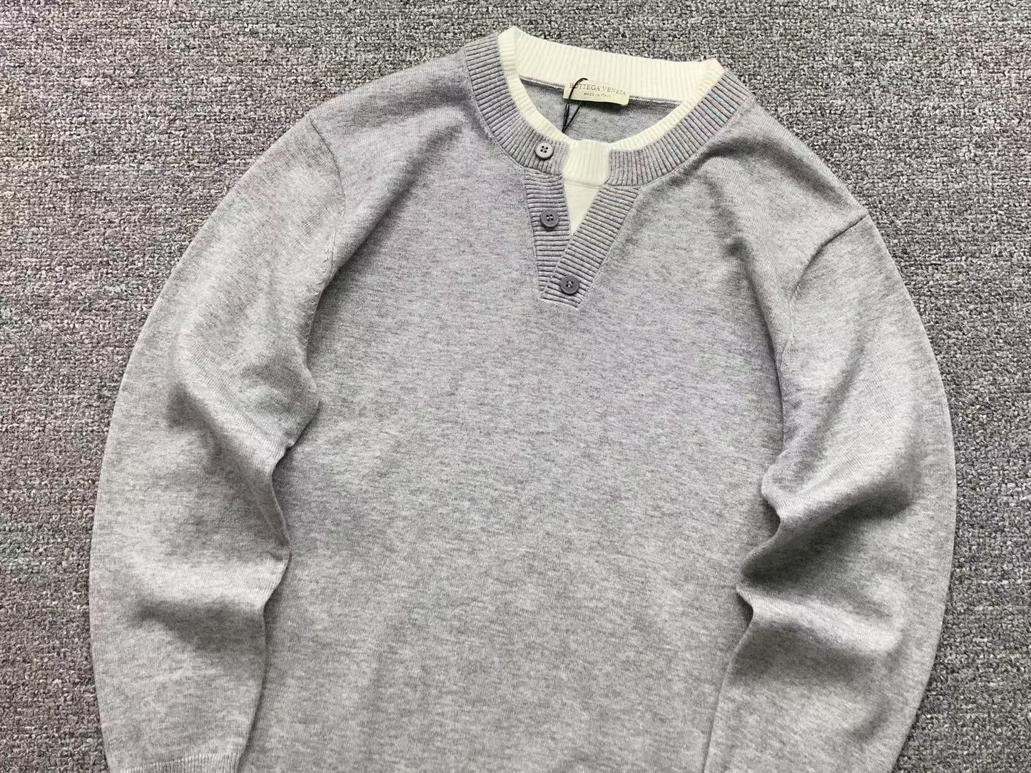 B - SWEATER