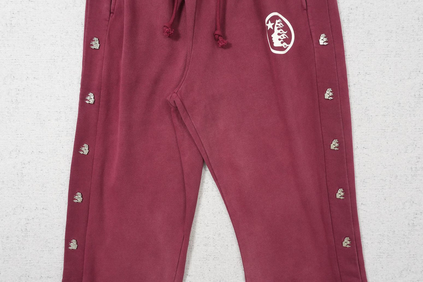H - SWEATPANTS
