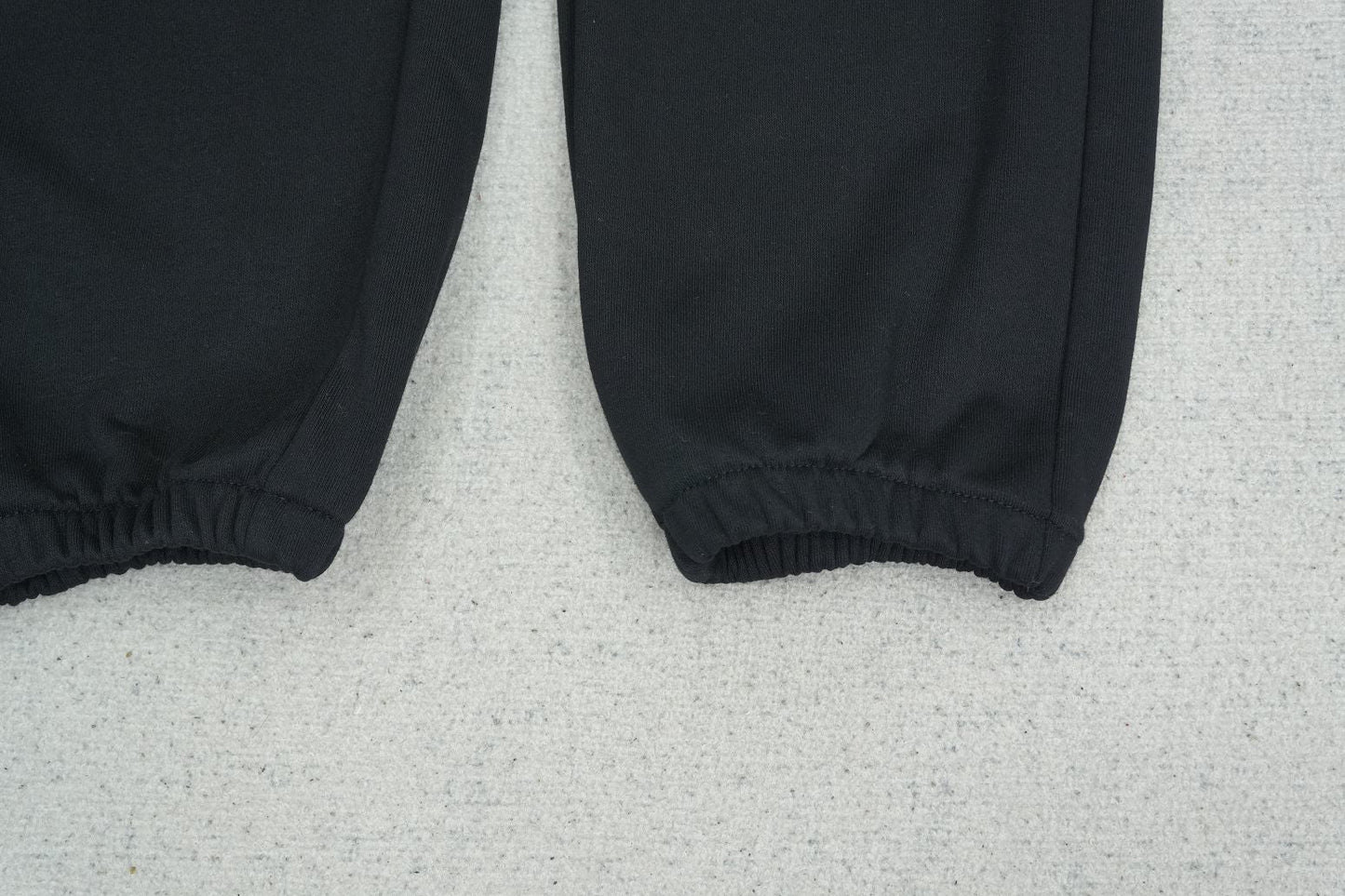 C - SWEATPANTS