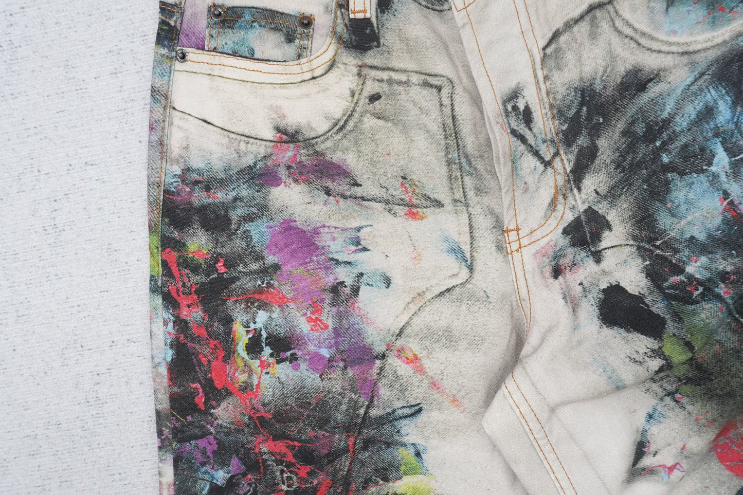 A - JEANS
