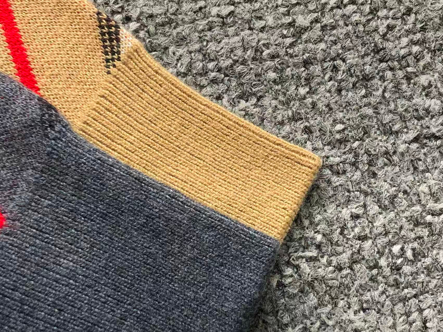 B - SWEATER