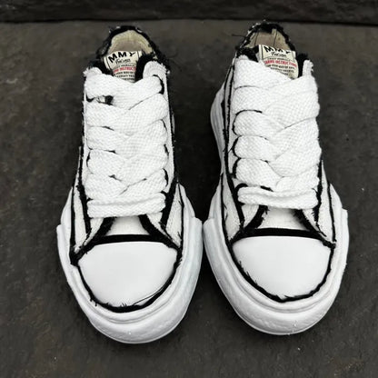 A - SNEAKERS
