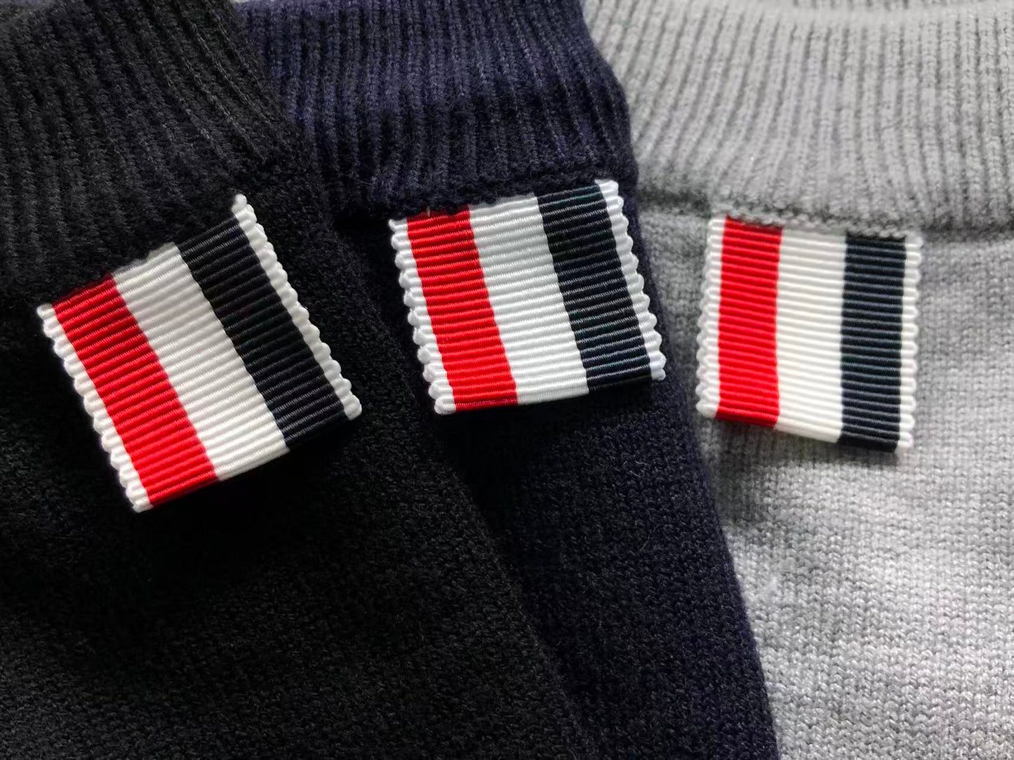 T - SWEATER