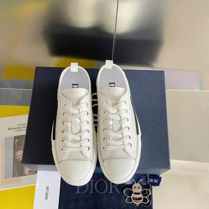 D - SNEAKERS