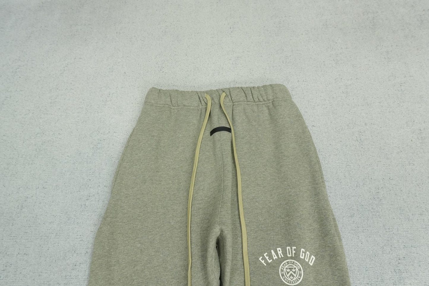 F - SWEATPANTS