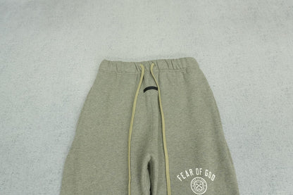 F - SWEATPANTS