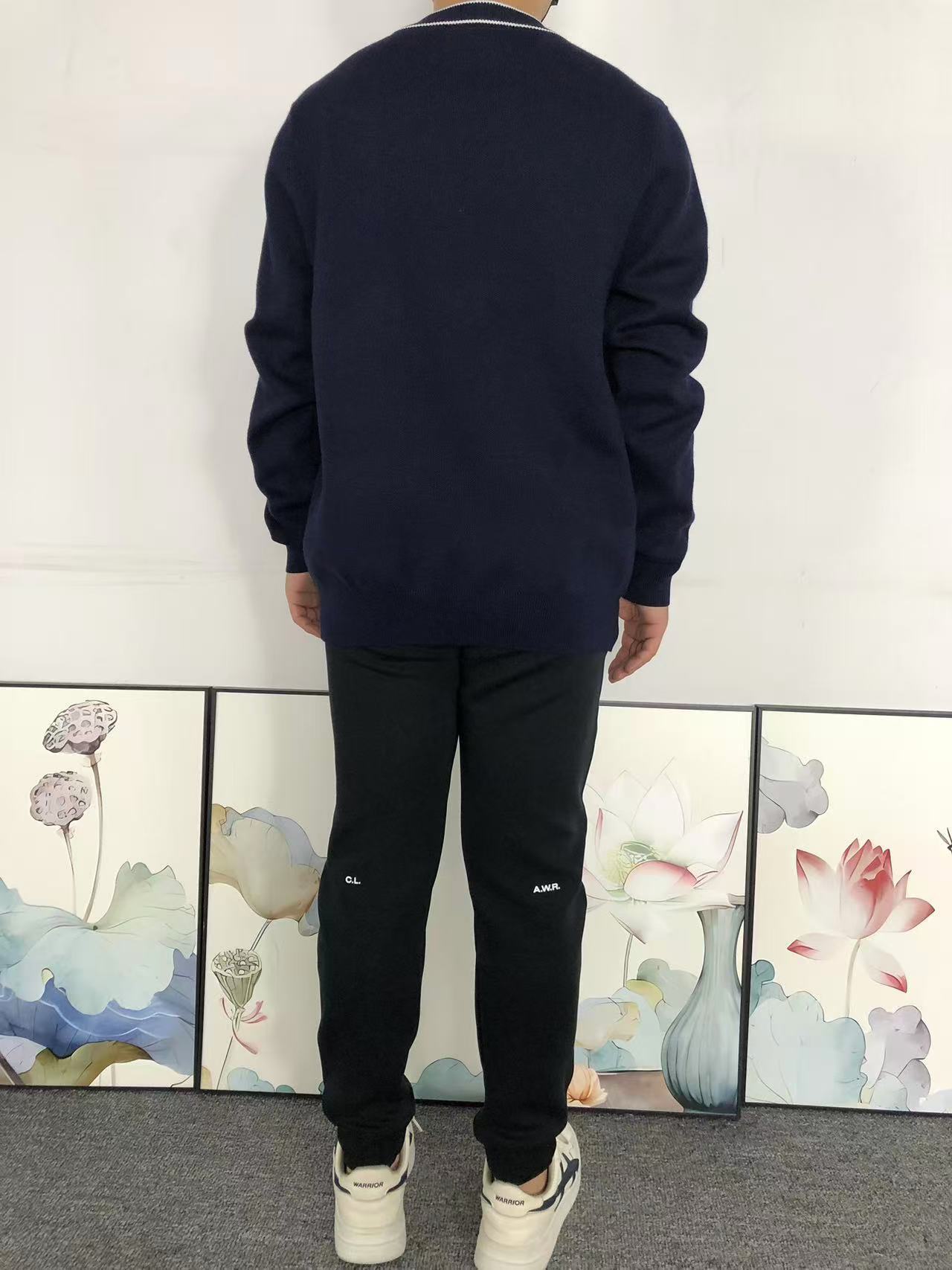 L - SWEATER