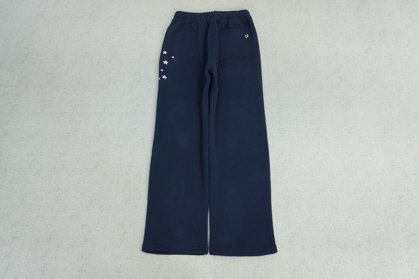 B - SWEATPANTS
