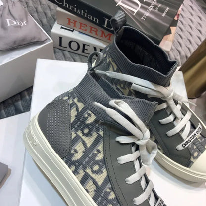 D - SNEAKERS