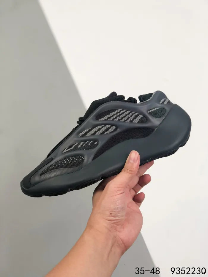 Y - SNEAKERS