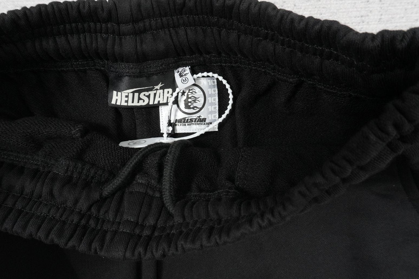 H - SWEATPANTS