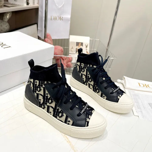 D - SNEAKERS