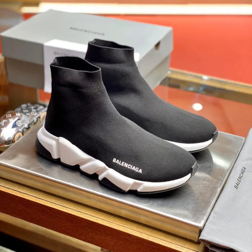 B - SNEAKERS