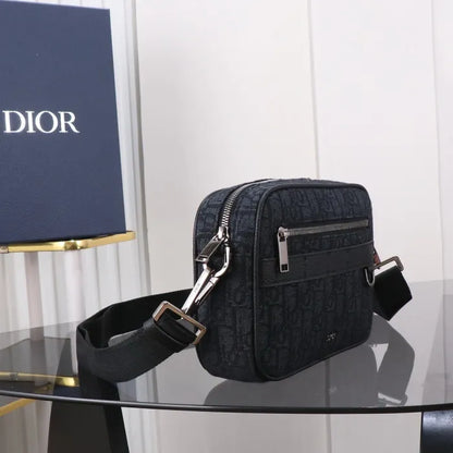 D - TASCHE