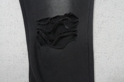 V - SWEATPANTS