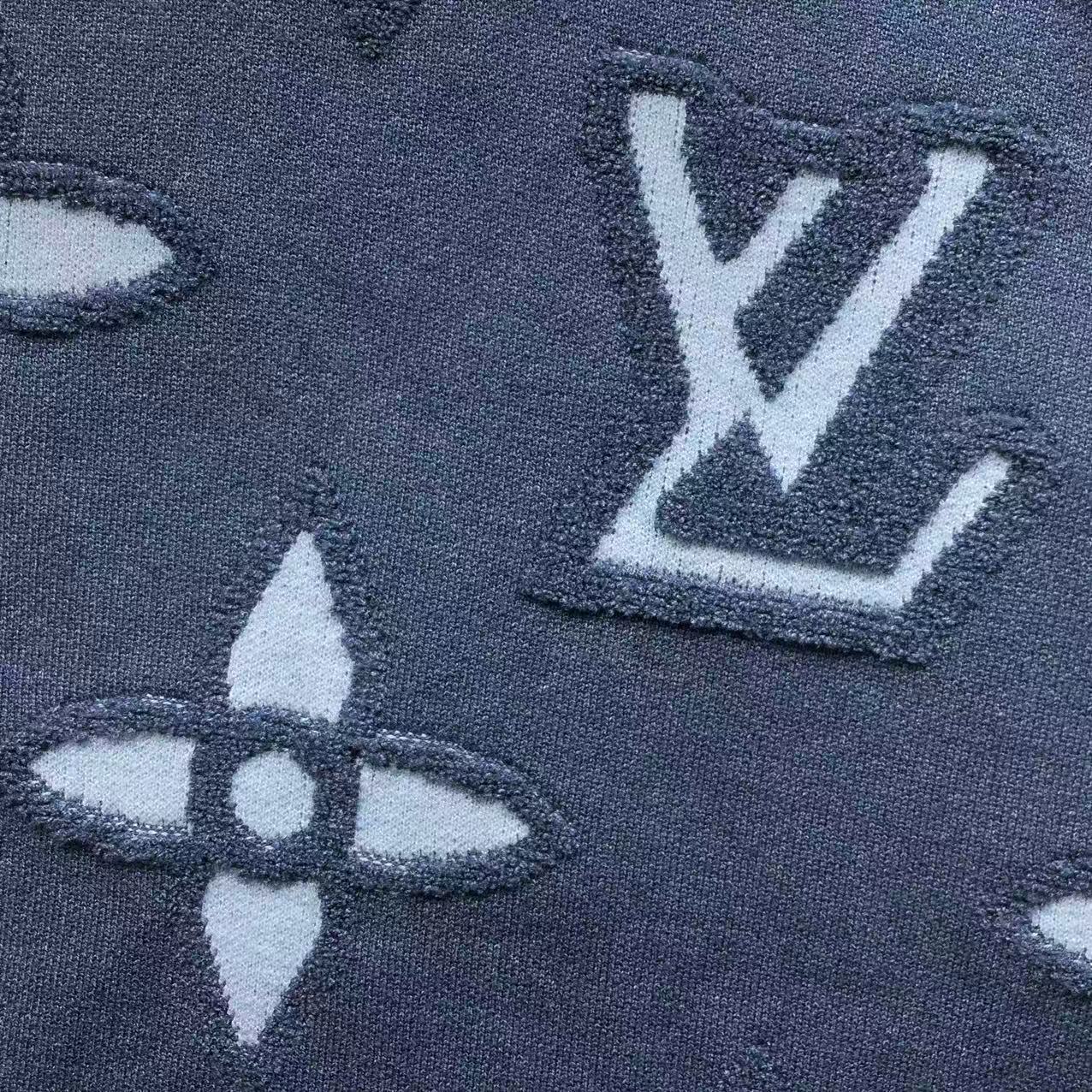 L - SWEATER