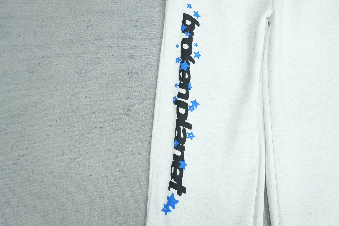 B - SWEATPANTS