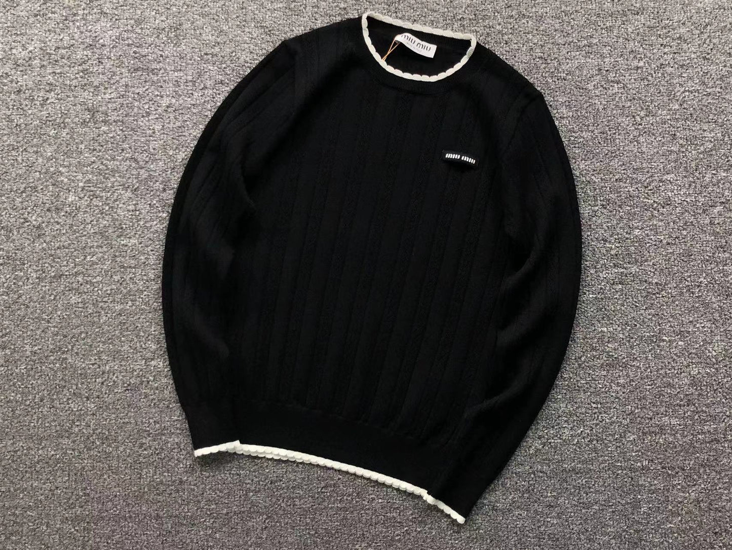 M - SWEATER