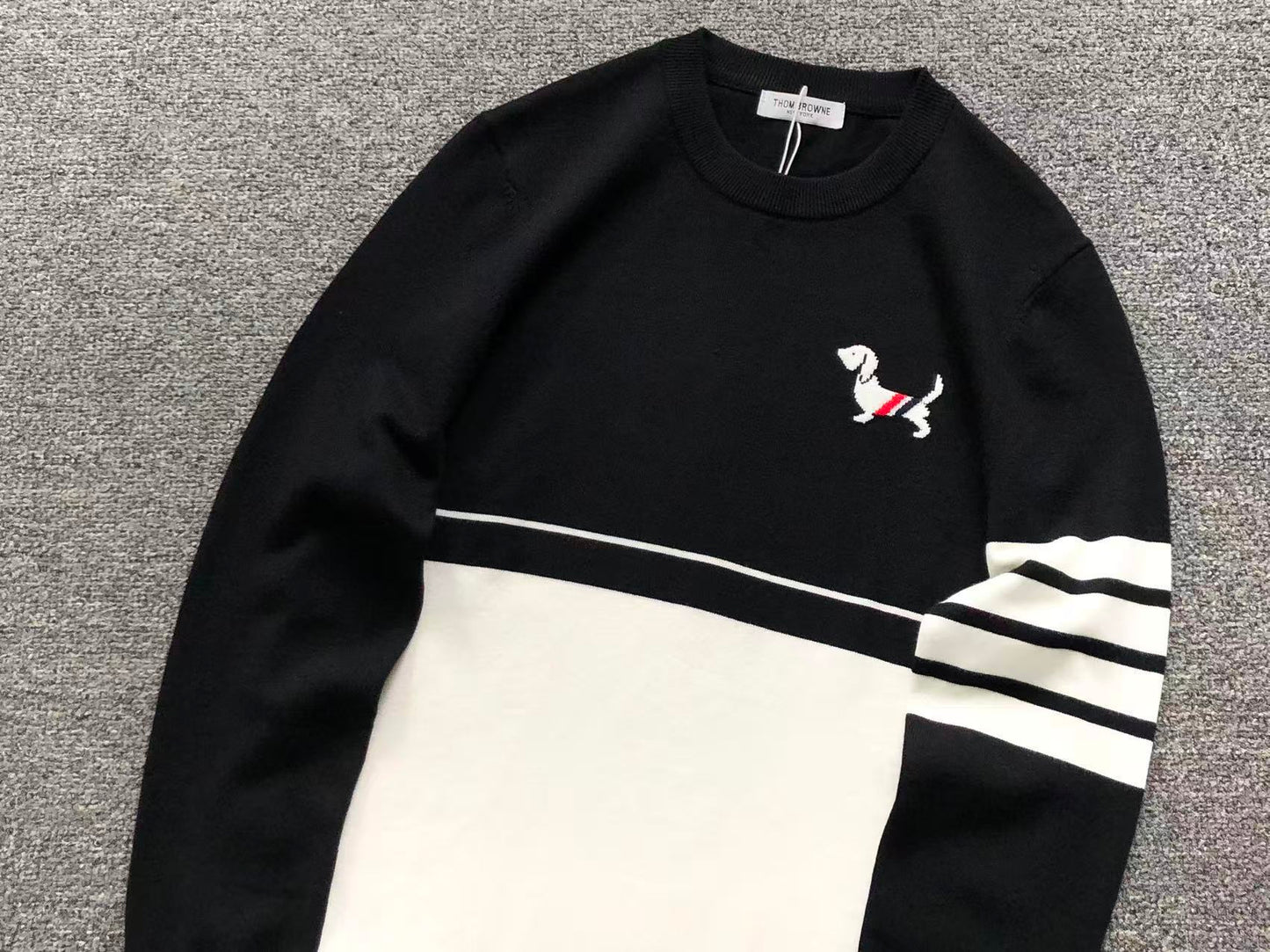 T - SWEATER