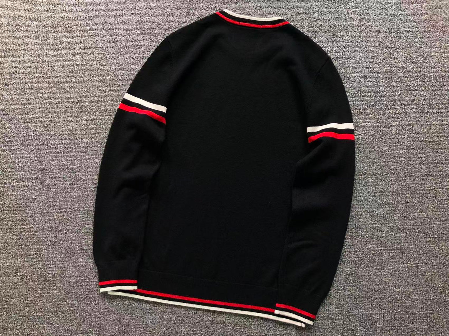 M - SWEATER