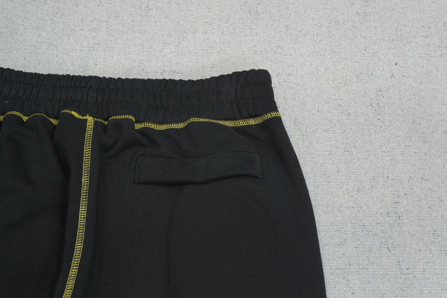C - SWEATPANTS