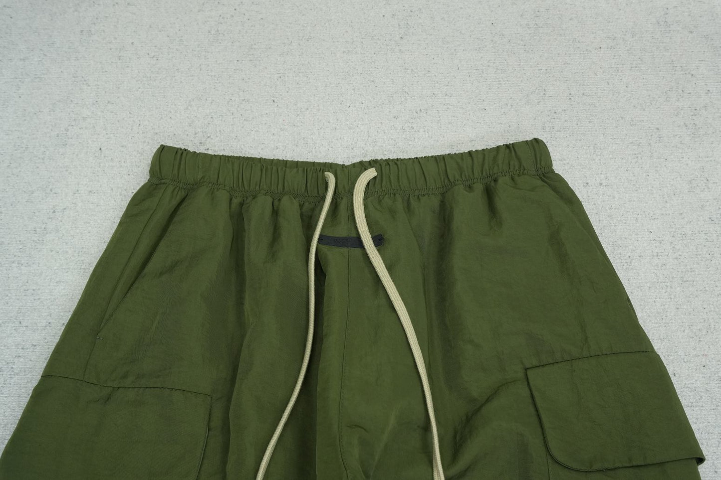 F - SWEATPANTS