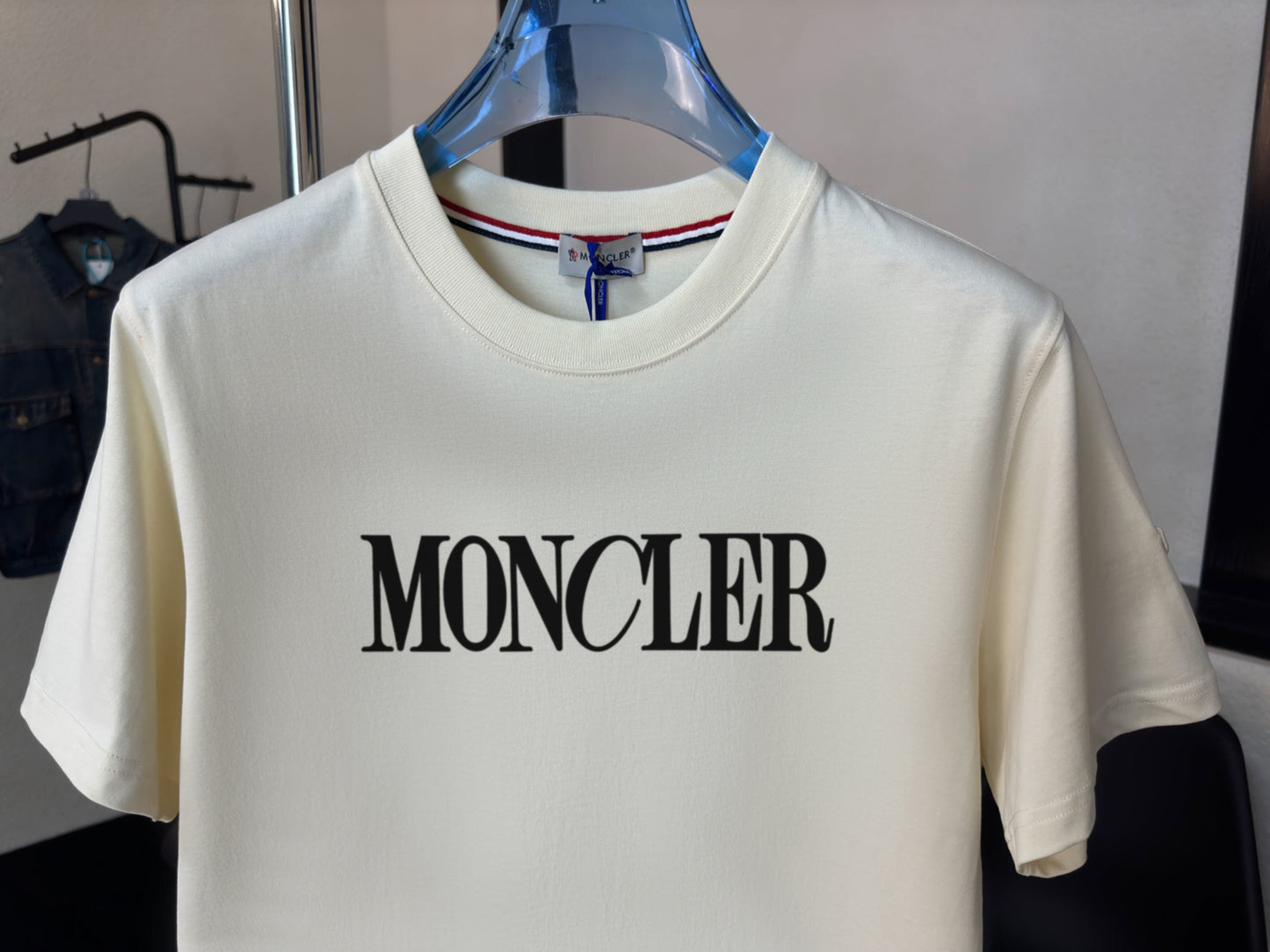 M - TSHIRT