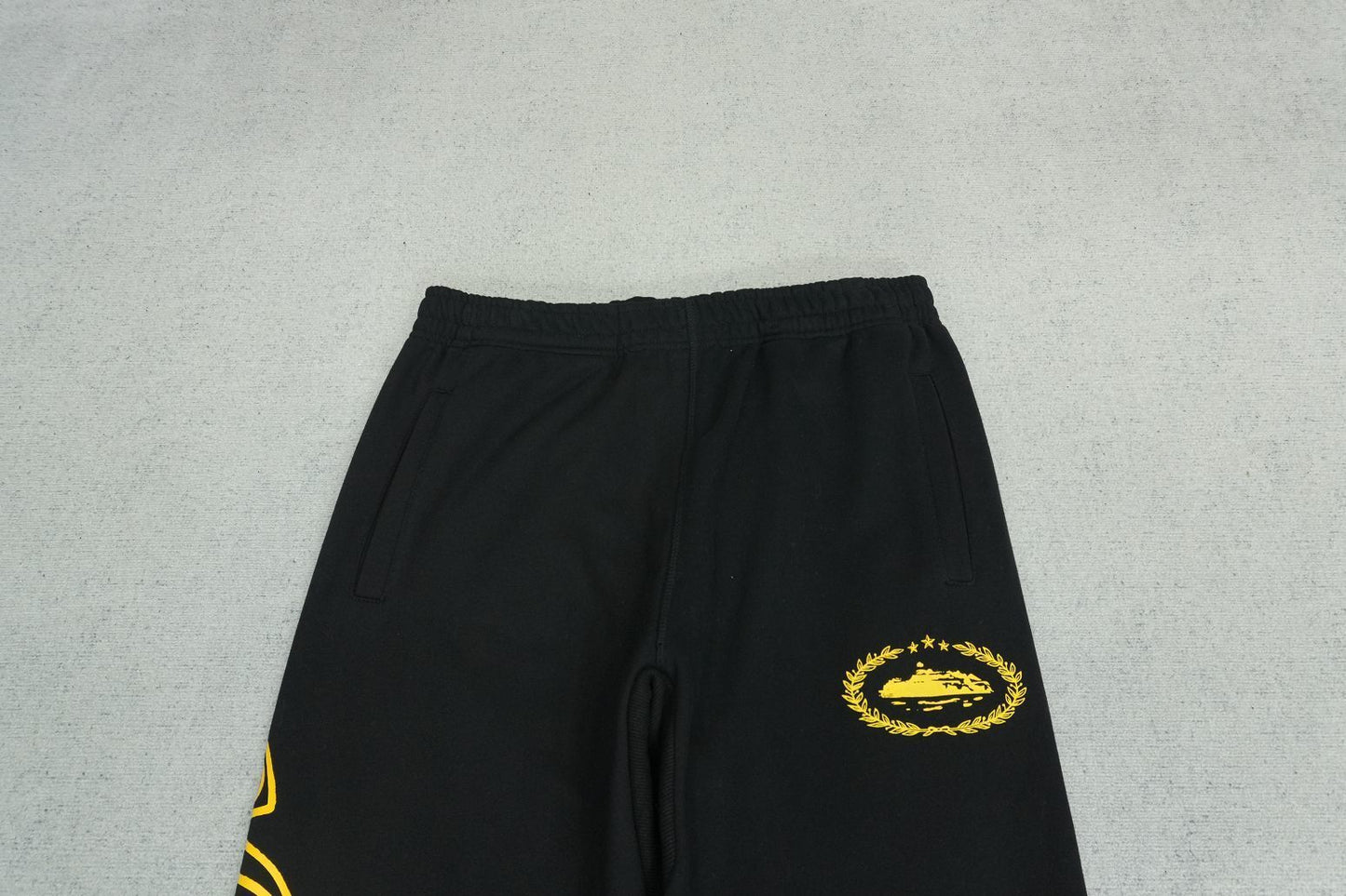 C - SWEATPANTS