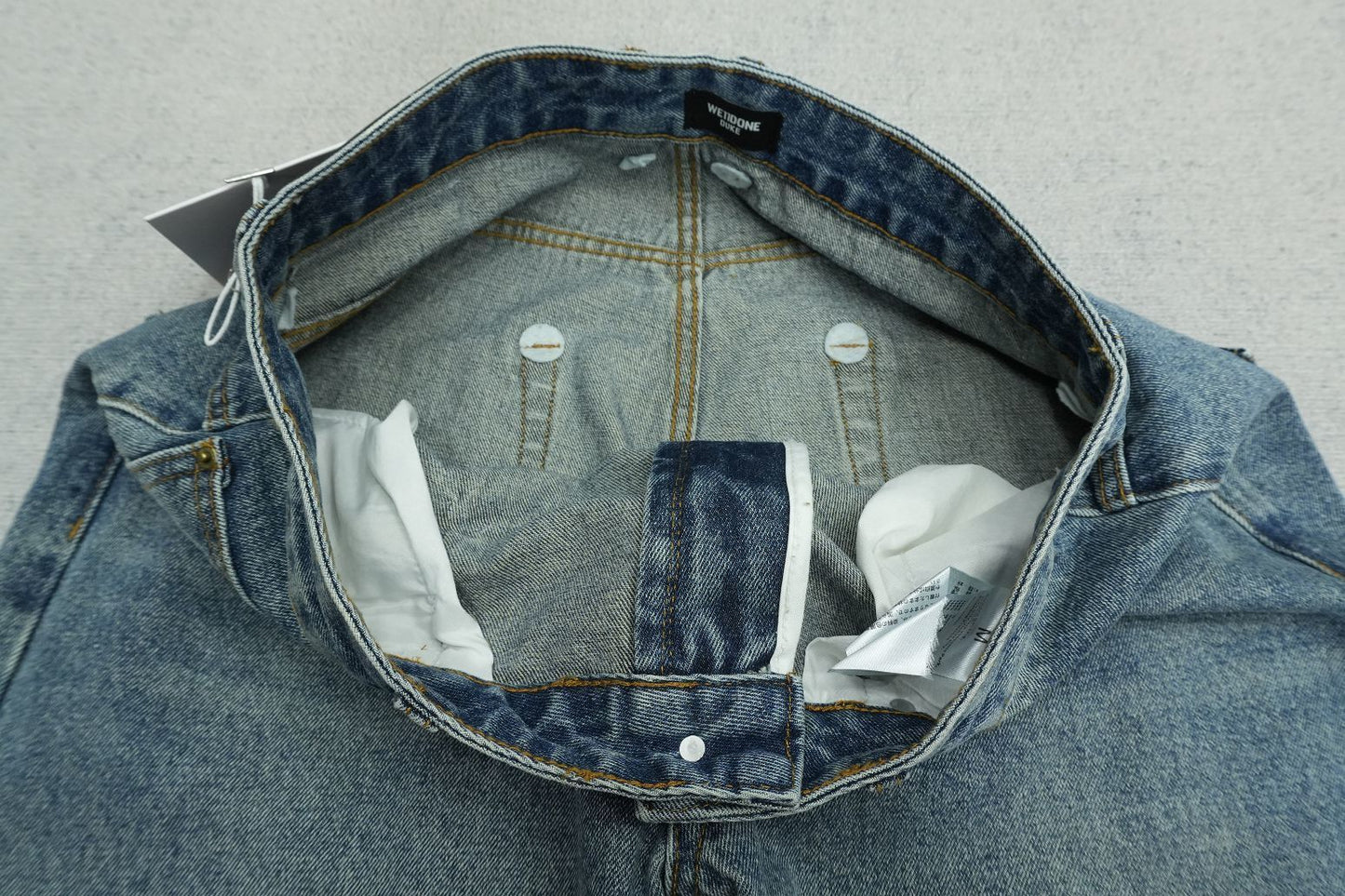 W - JEANS