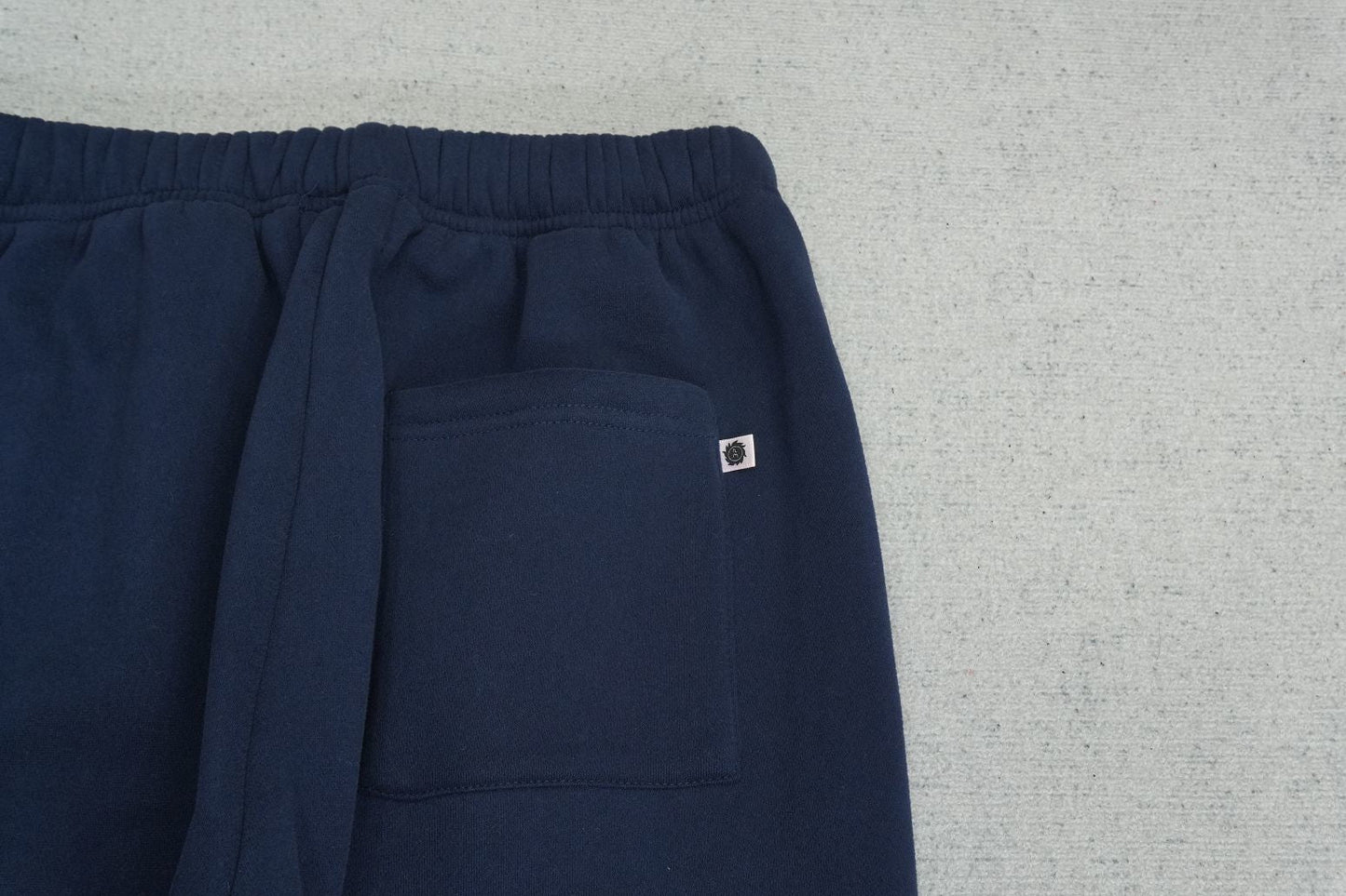 B - SWEATPANTS