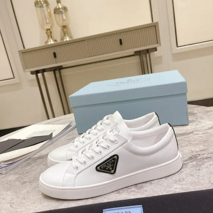 P - SNEAKERS