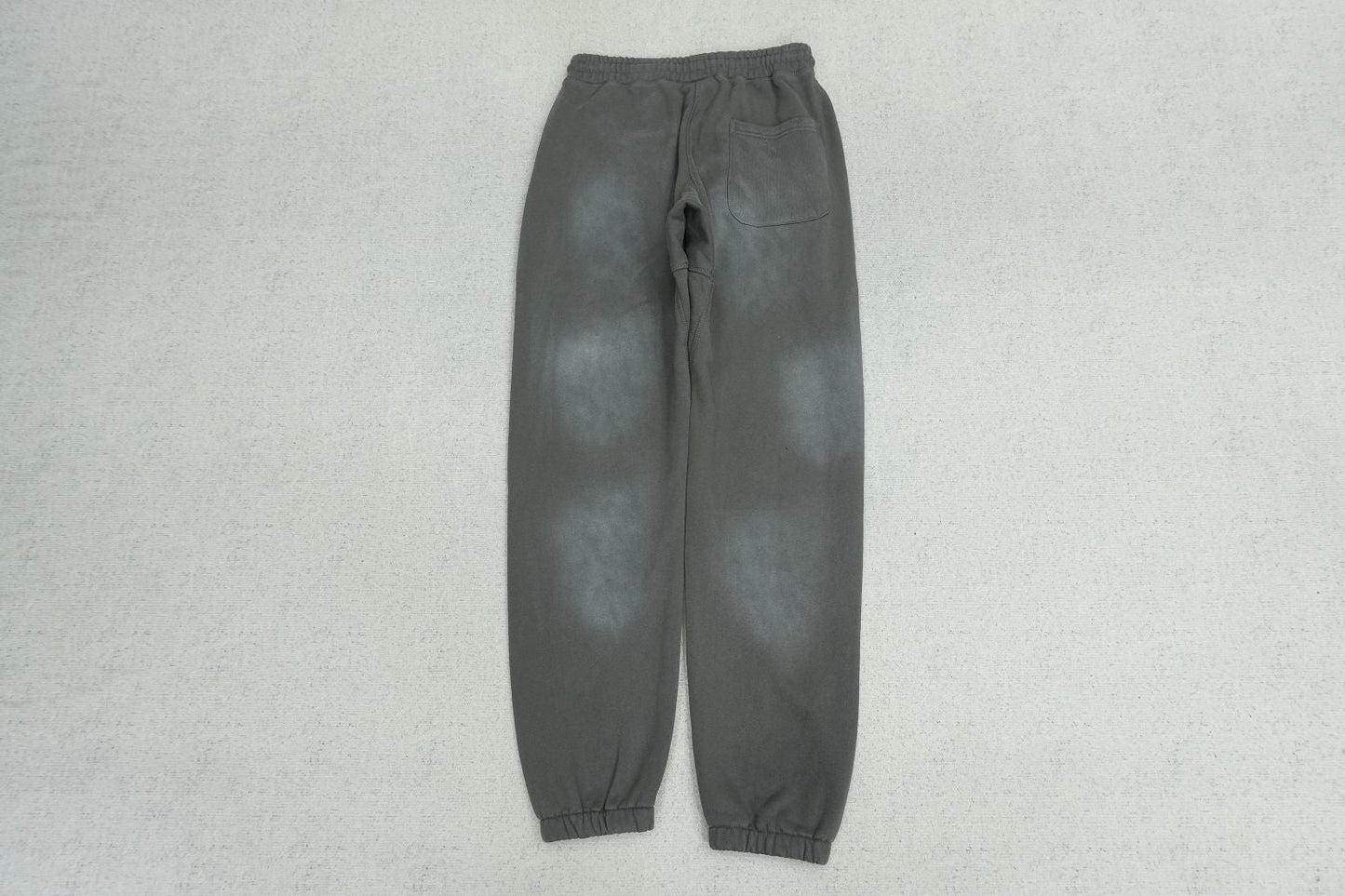 S - SWEATPANTS